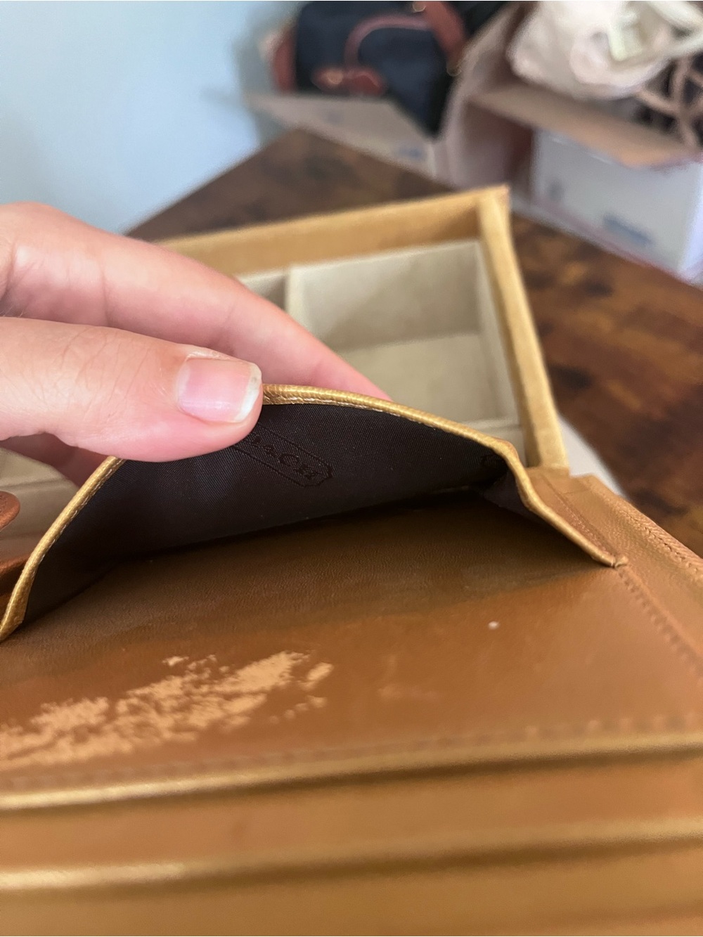 Vintage Coach Tan suede Turn lock jewelry box - Picture 11 of 12